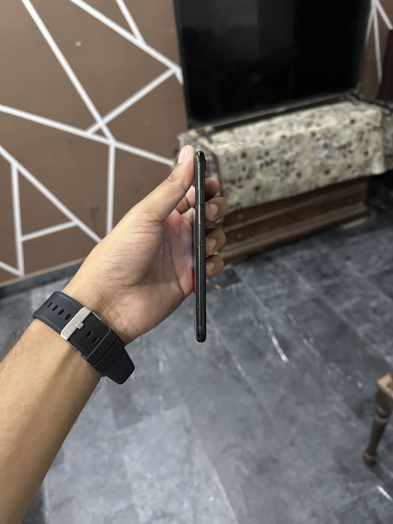 Apple iPhone 7 3