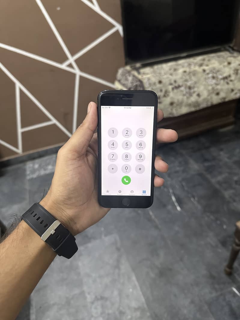 Apple iPhone 7 7