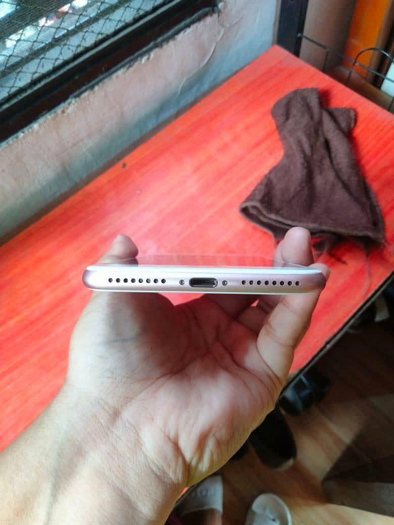 Apple iPhone 7 Plus 4