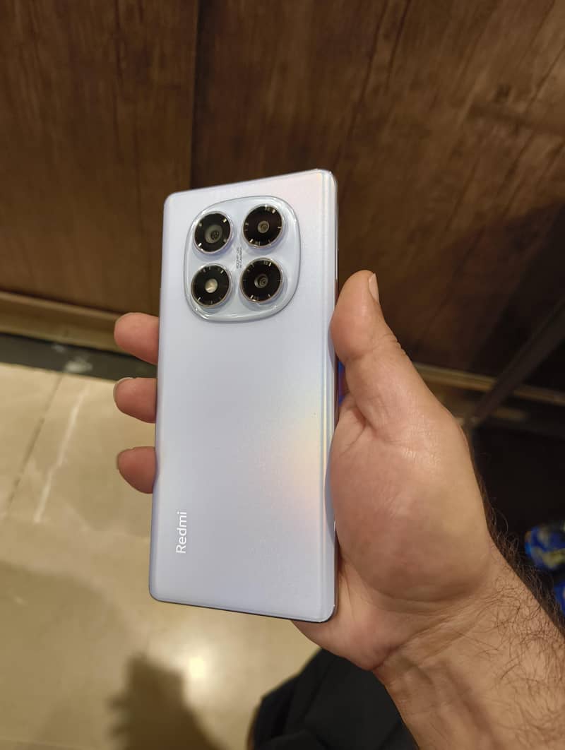 Xiaomi Redmi Note 14 Pro 1