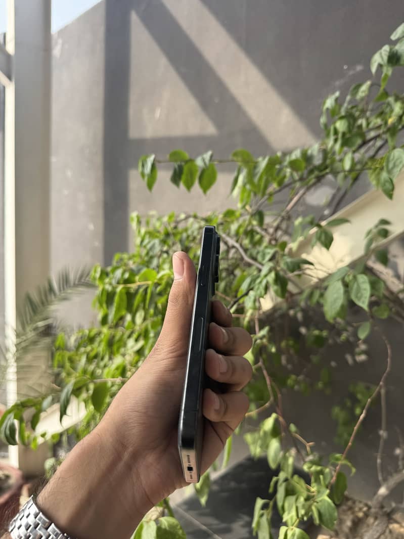 Apple iPhone 15 Pro Max jv 6