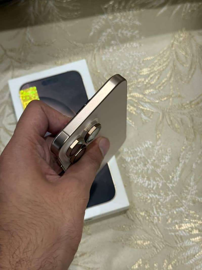 Apple iPhone 16 Pro Max 5