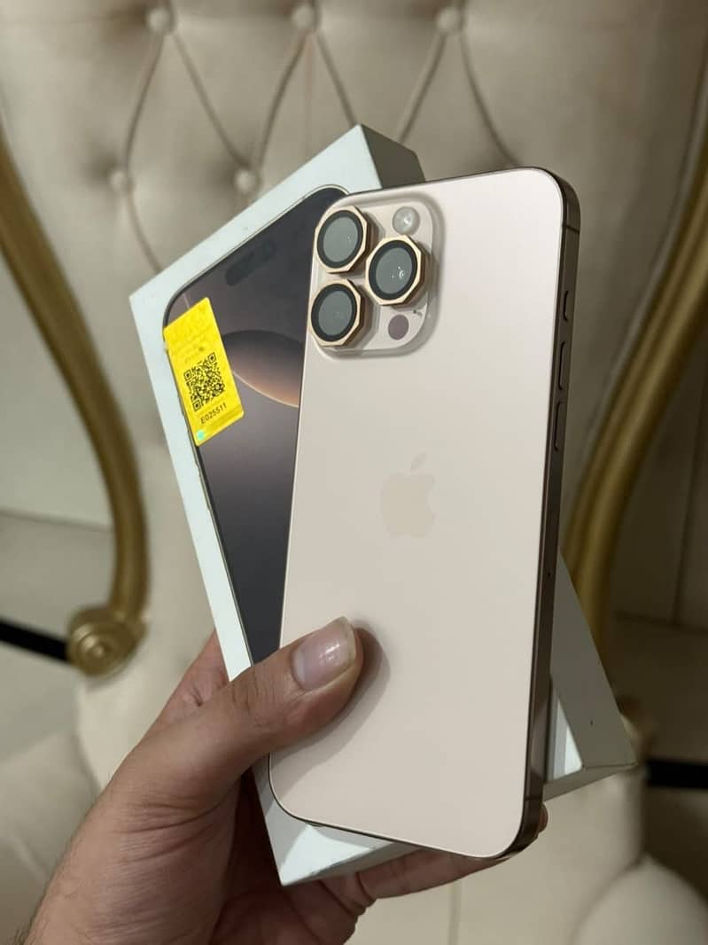 Apple iPhone 16 Pro Max 6
