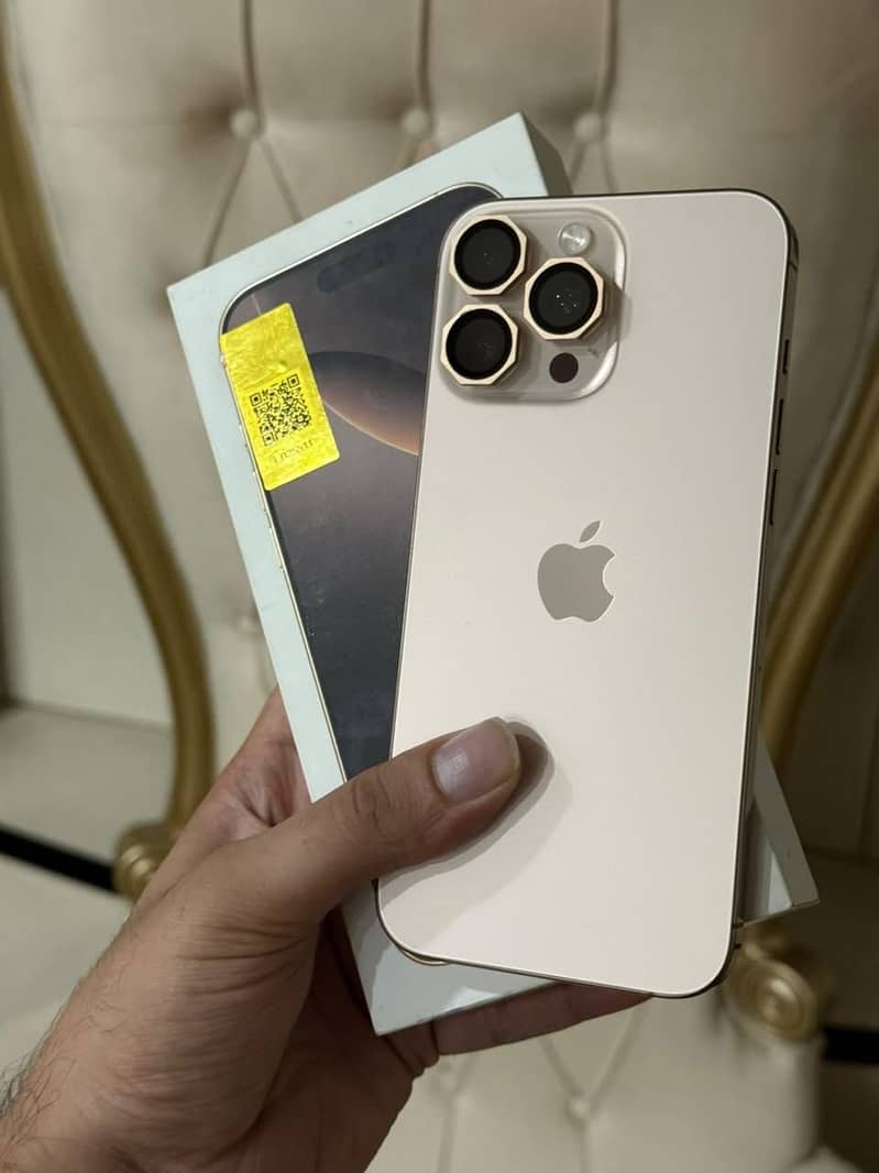 Apple iPhone 16 Pro Max 7
