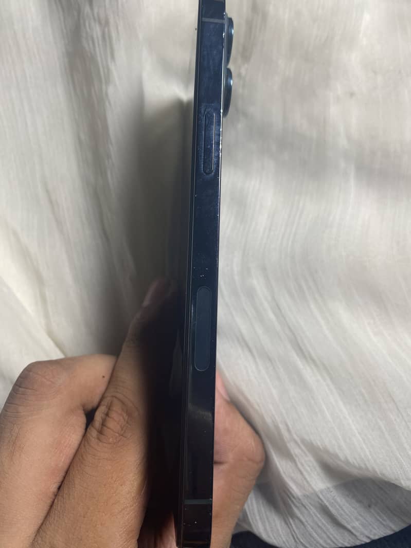 Apple iPhone 12 Pro Max 3