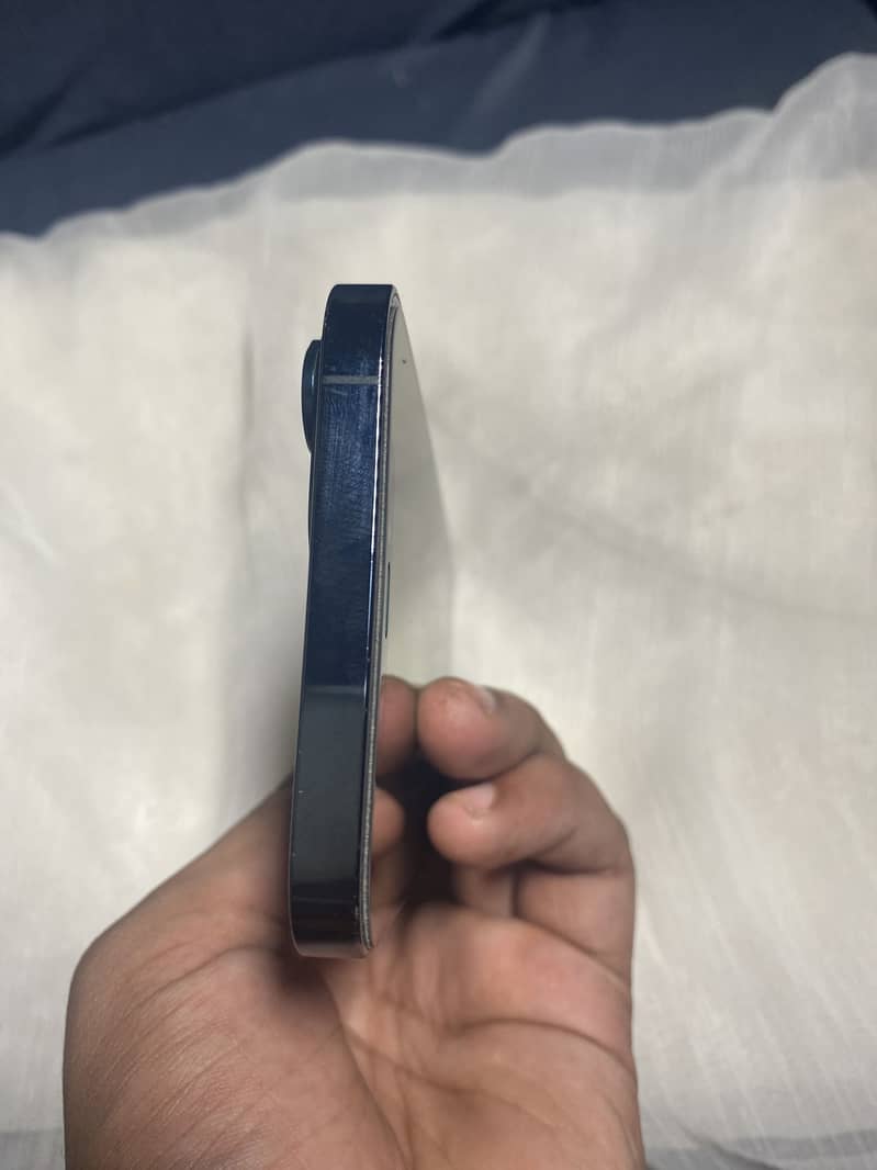 Apple iPhone 12 Pro Max 4