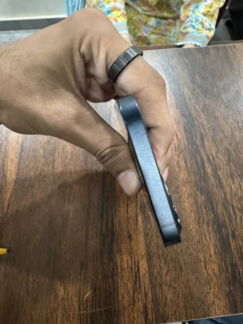 Apple iPhone 13 2