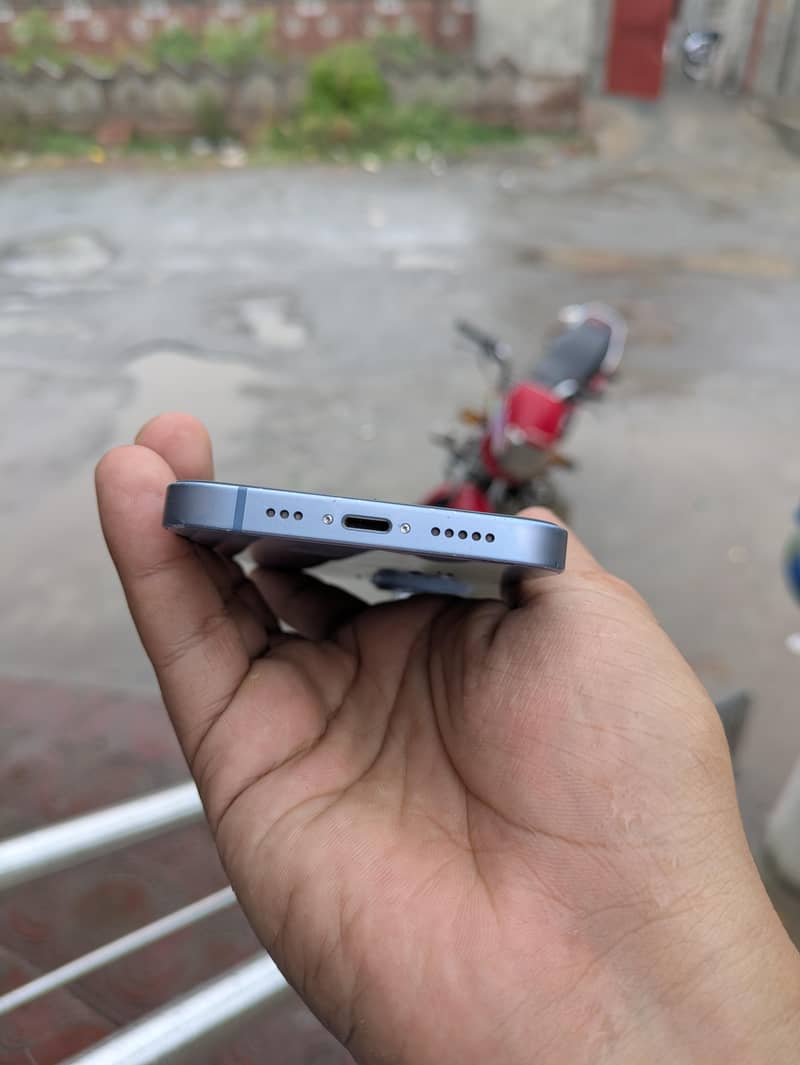 Apple iPhone 14 4