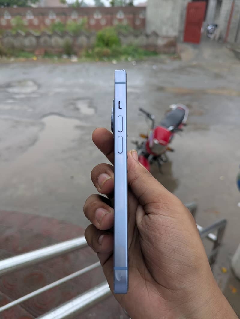 Apple iPhone 14 5