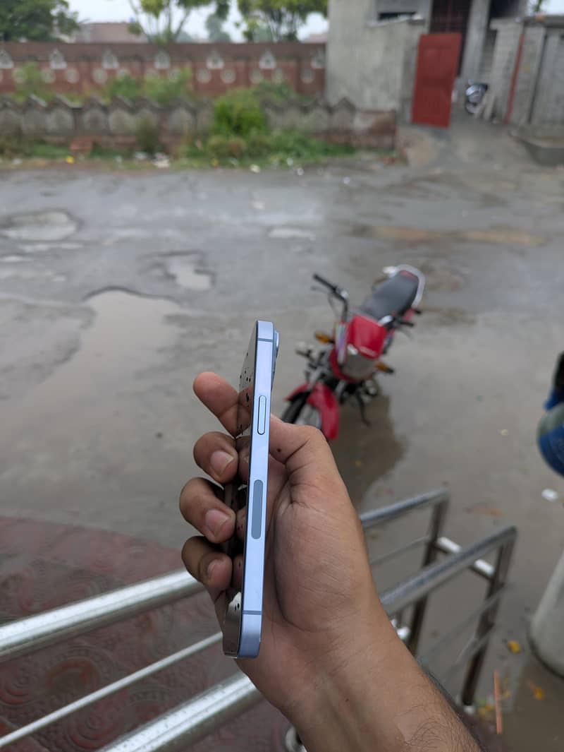Apple iPhone 14 6