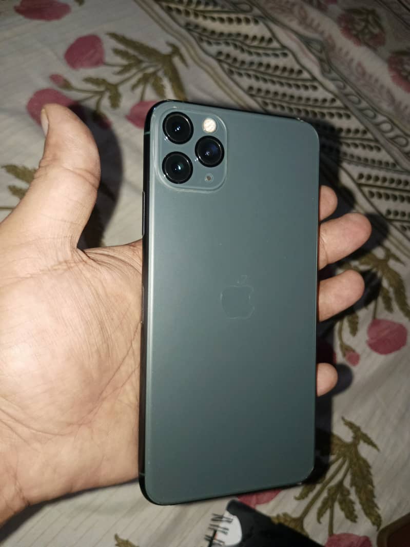 Apple iPhone 11 Pro Max 4