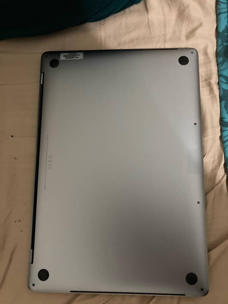 MacBook Pro 2018 Work Station 4