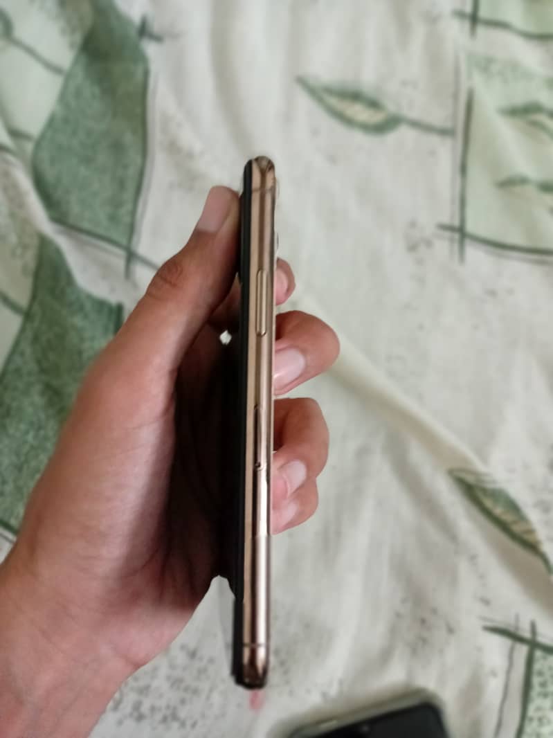 Apple iPhone 11 Pro 0