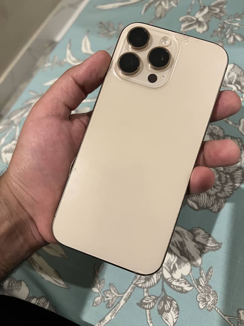 Apple iPhone 16 Pro Max 6