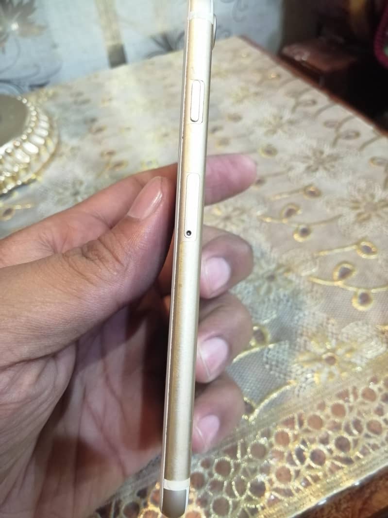 Apple iPhone 7 5