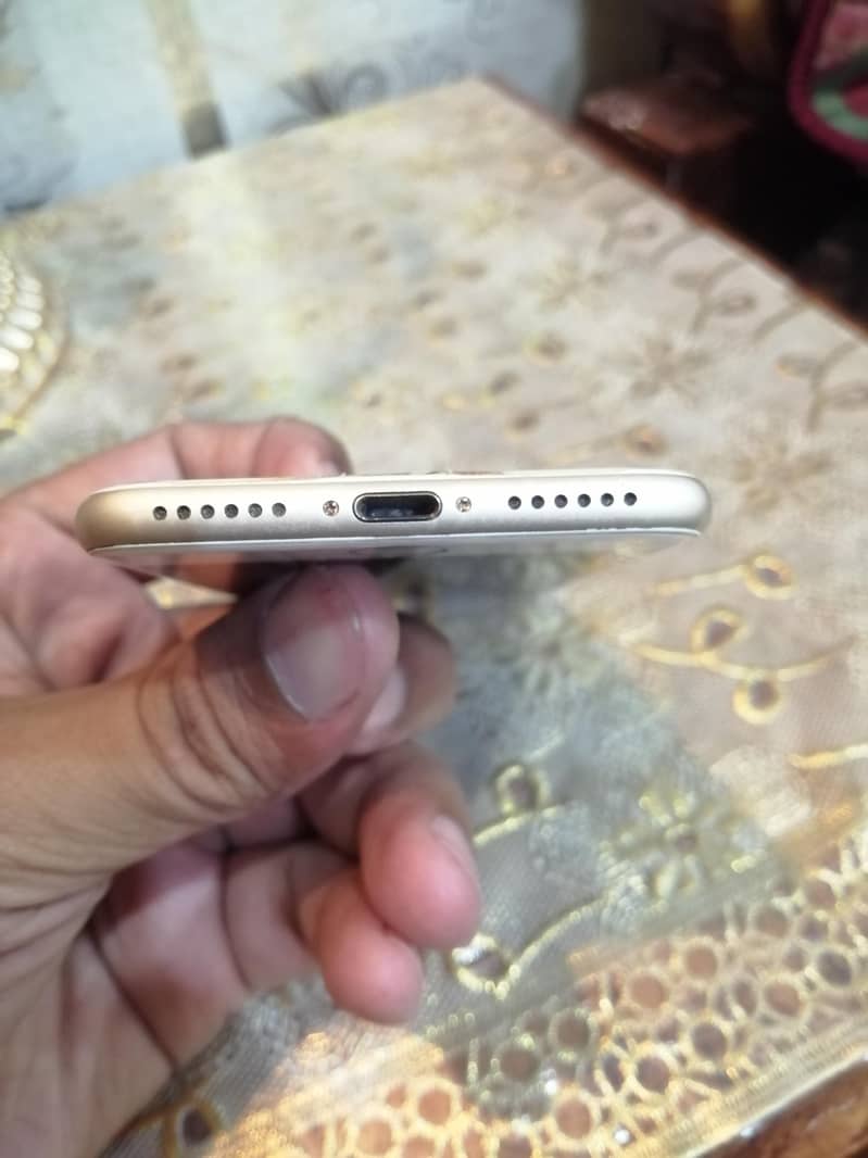 Apple iPhone 7 6