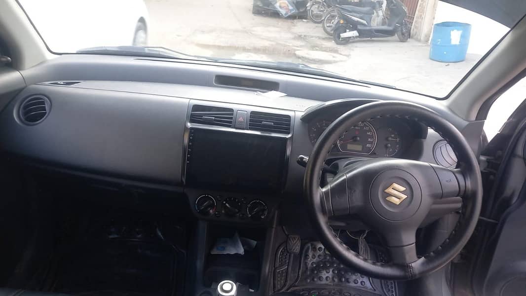 Suzuki Swift 2011 3