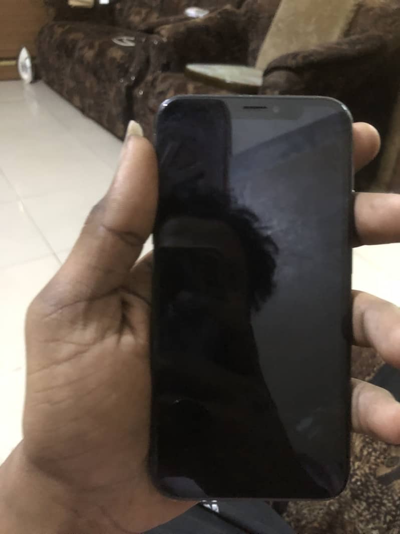 Apple iPhone X 4