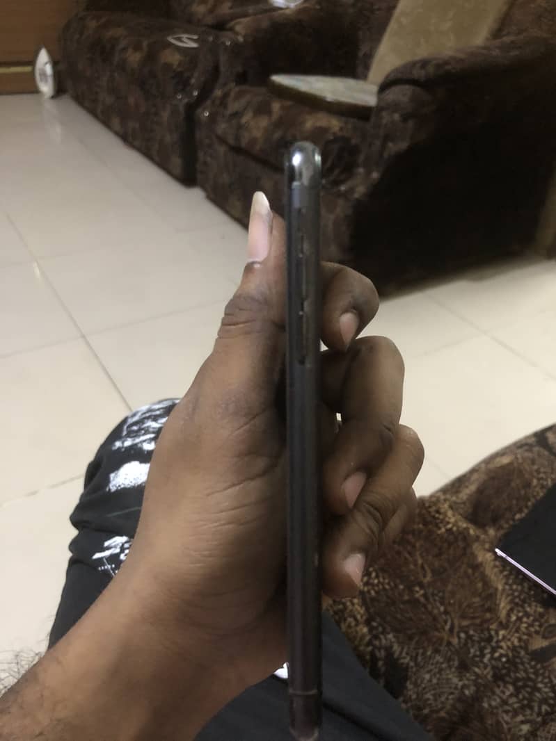 Apple iPhone X 5