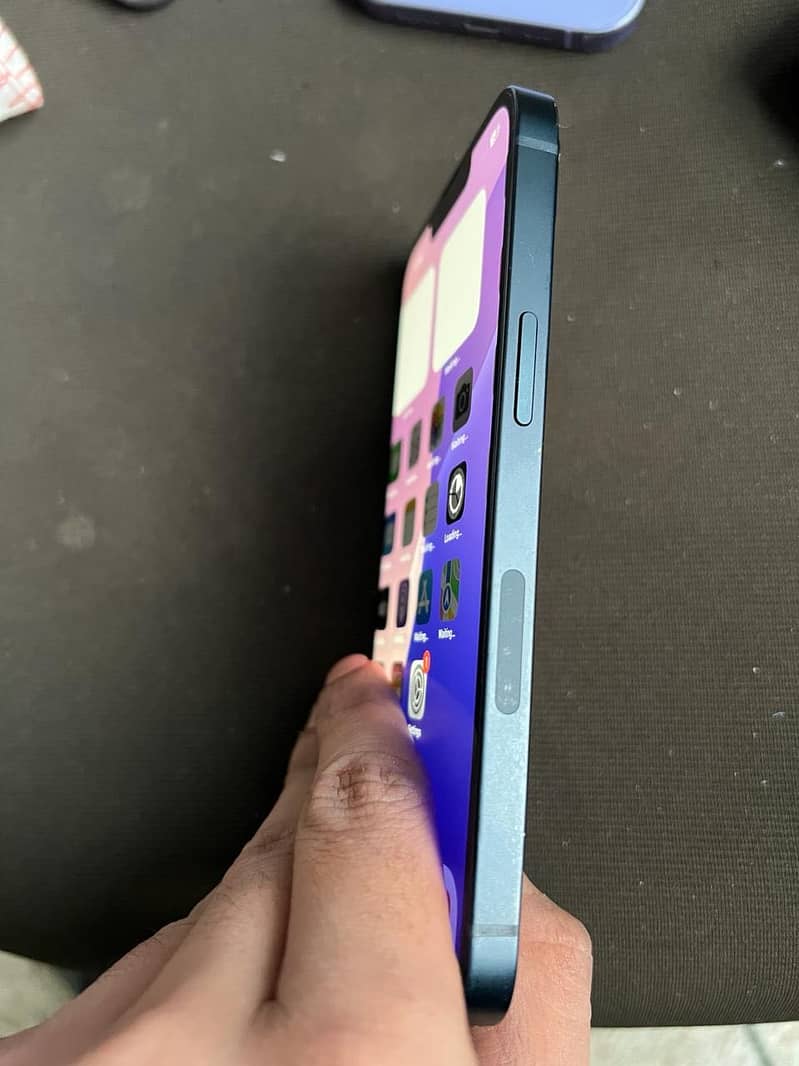 iPhone 13 5