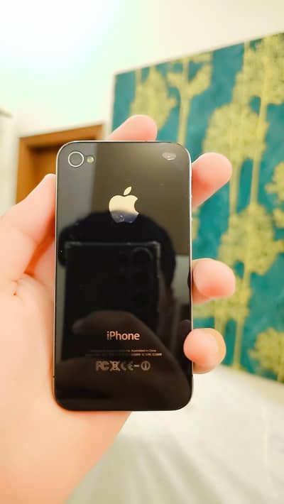 iPhone 4 (32GB Top Variant) – 100% Working