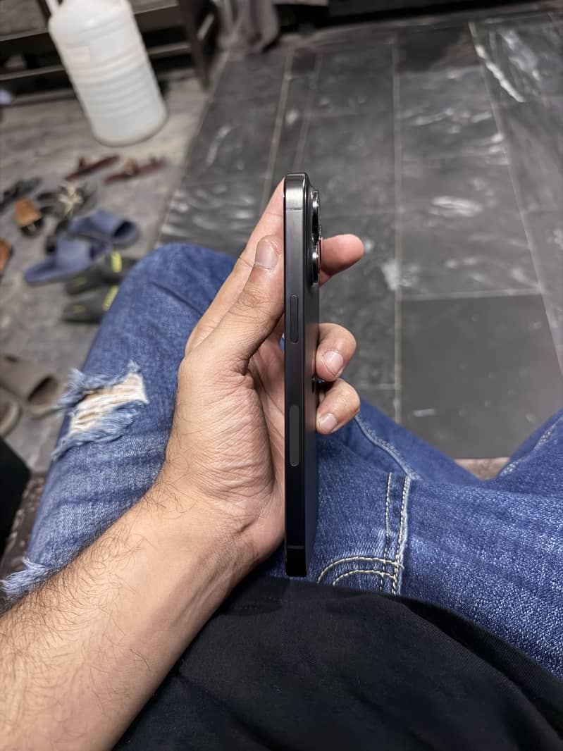 Apple iPhone 15 Pro Max 1