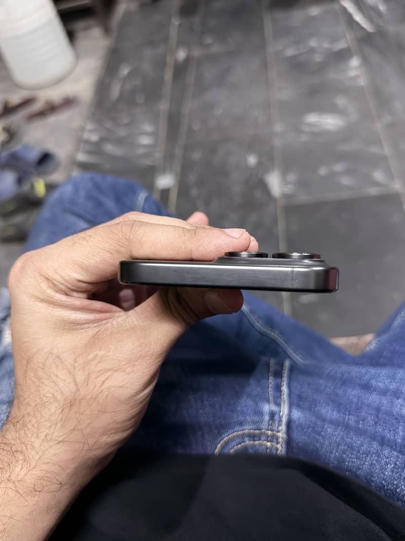 Apple iPhone 15 Pro Max 2