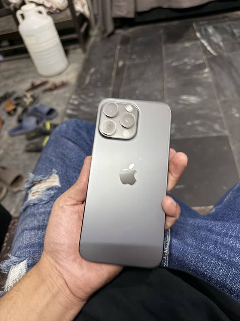 Apple iPhone 15 Pro Max 7
