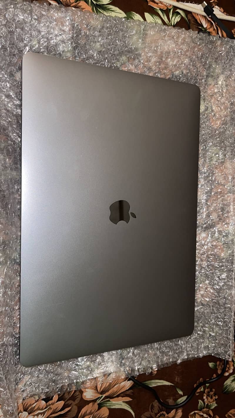 MacBook Pro 2019 1