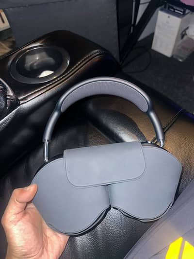 AirPod max type c just box open
