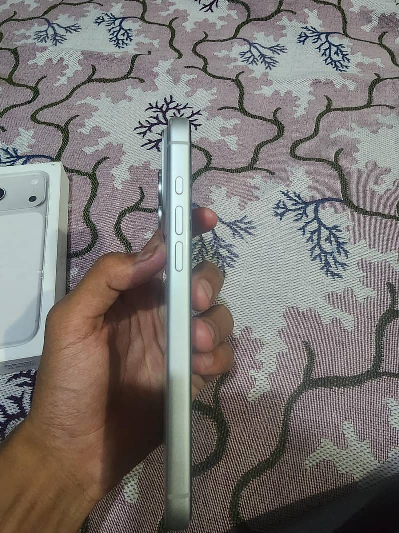 Apple iPhone 17 Pro Max 3