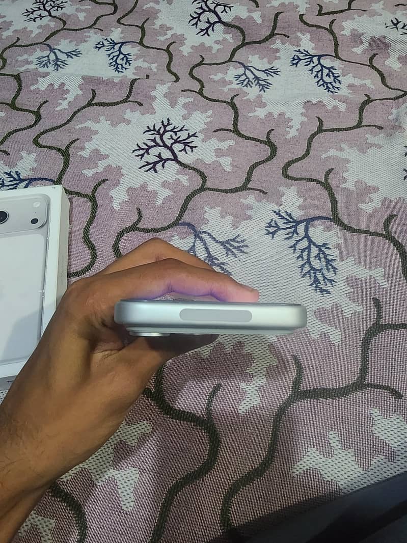 Apple iPhone 17 Pro Max 5