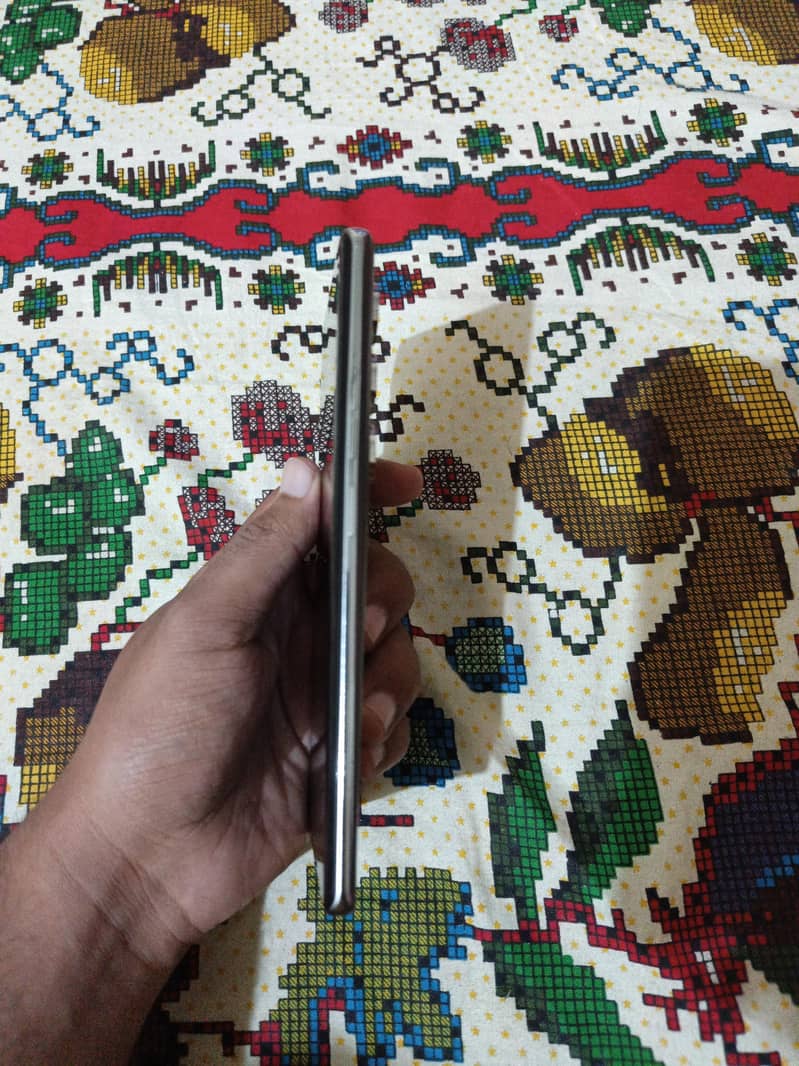 Tecno CAMON 40 Pro 1