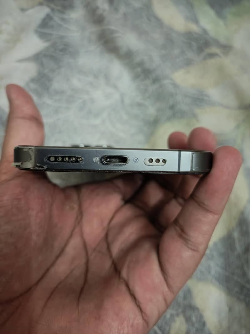Apple iPhone 13 Pro 2