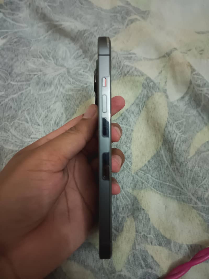 Apple iPhone 13 Pro 3