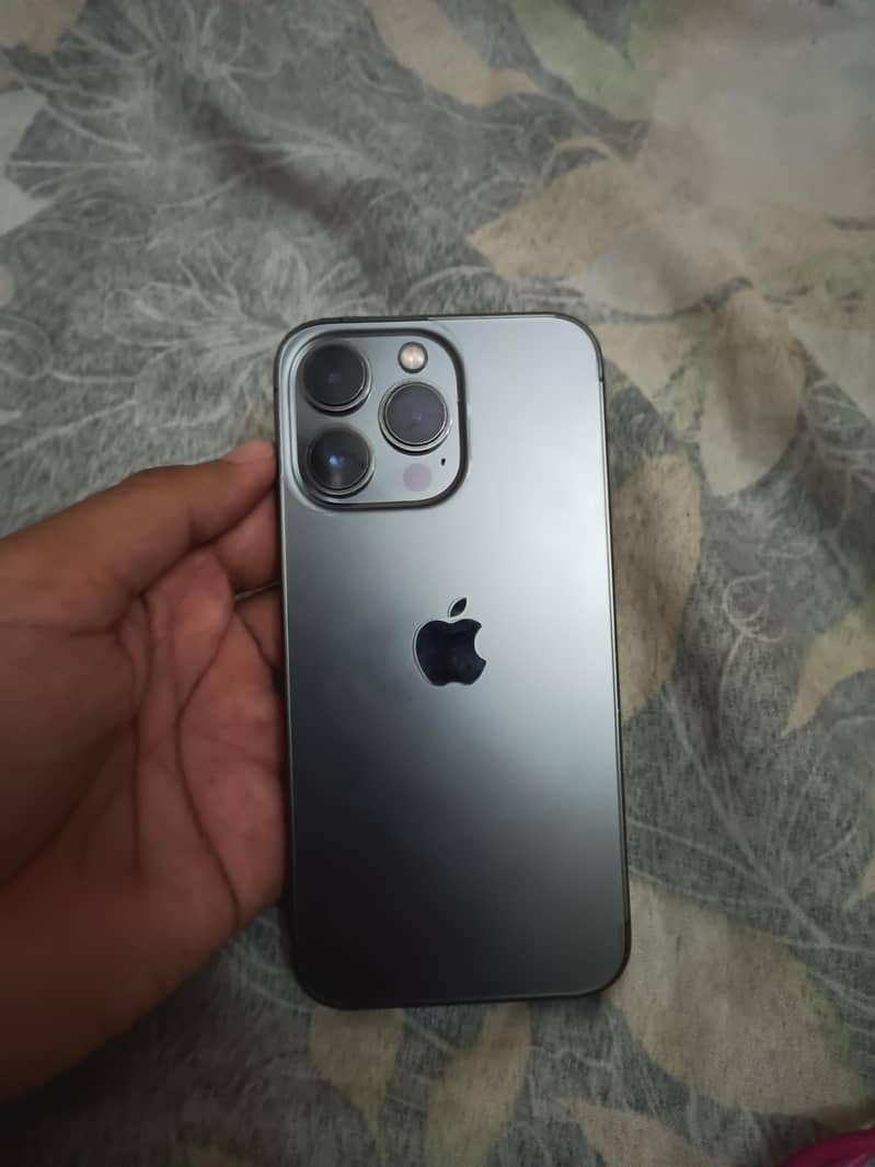 Apple iPhone 13 Pro 4