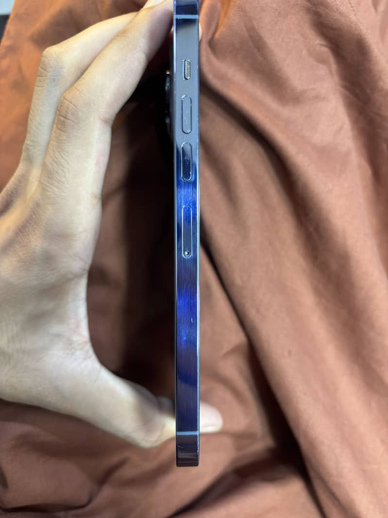 Apple iPhone 13 Pro Max 0