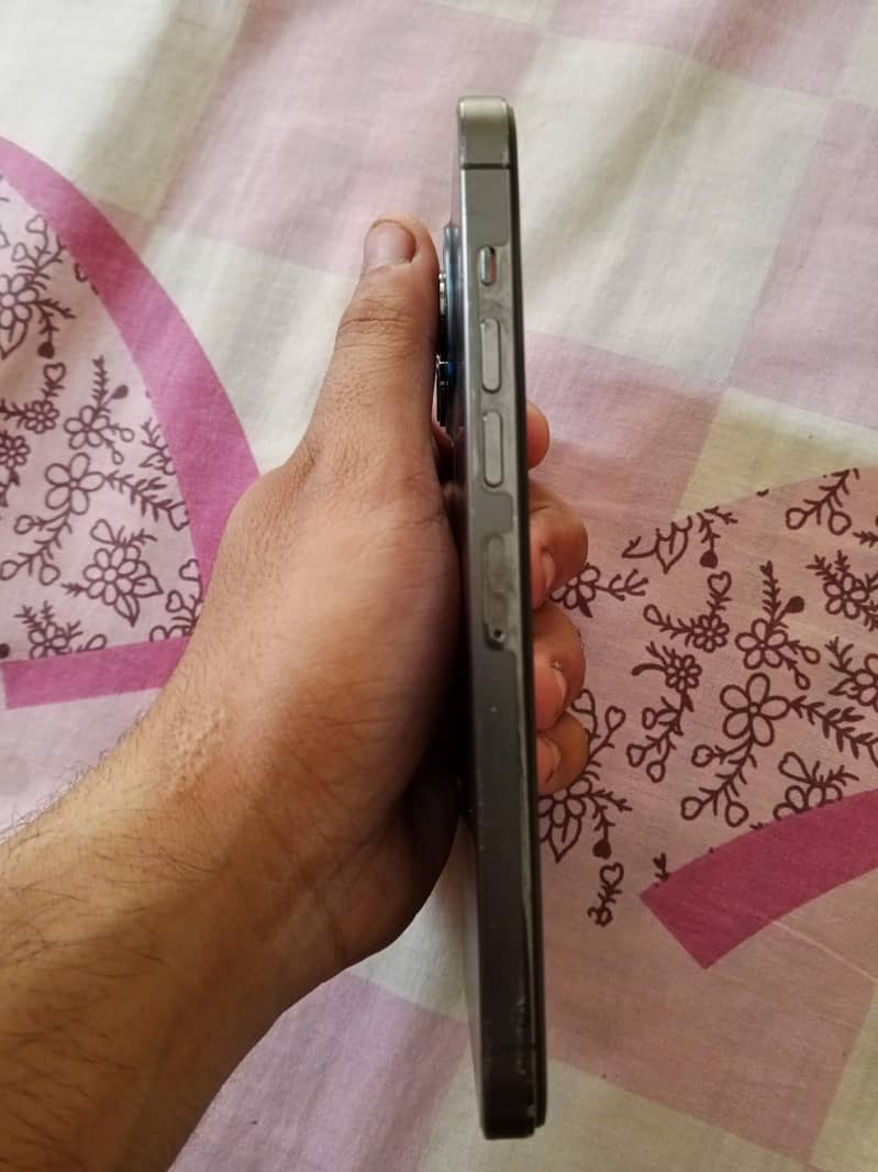 iphone 13 pro max 4