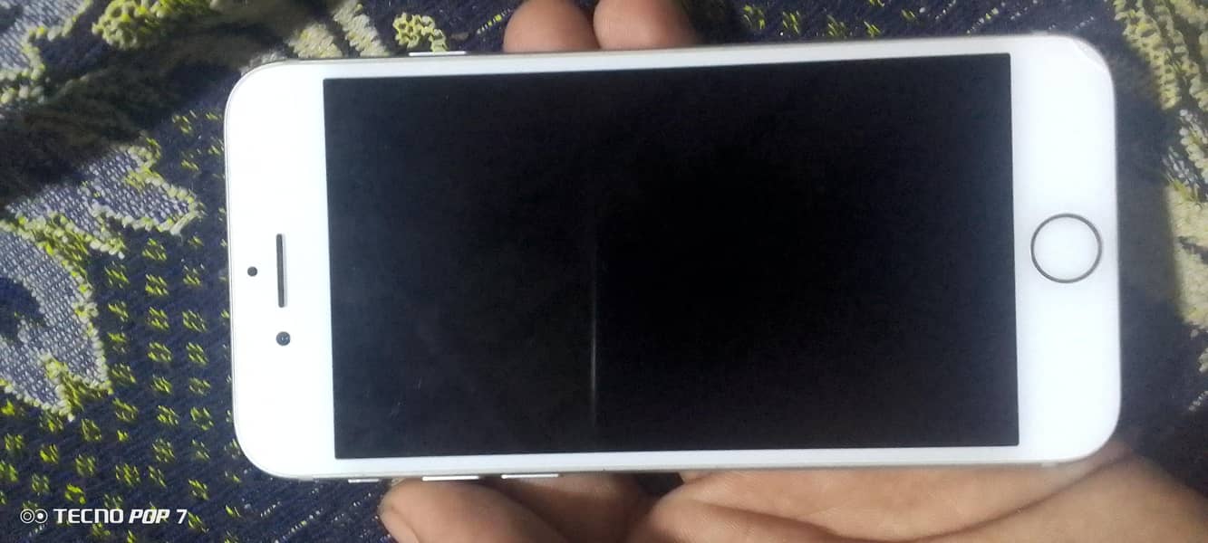 Apple iPhone 7 0