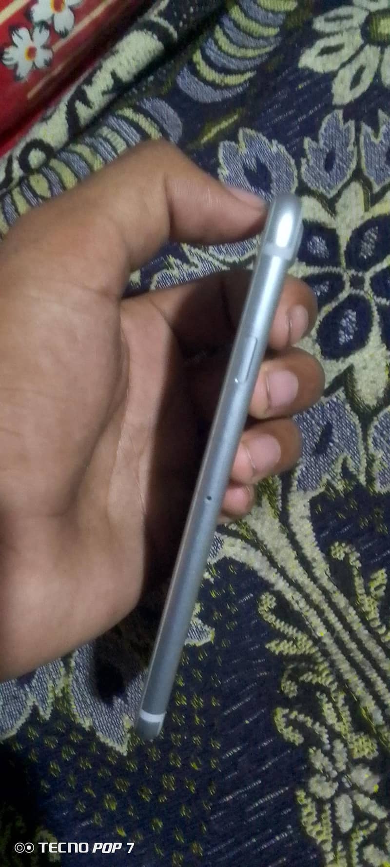Apple iPhone 7 2