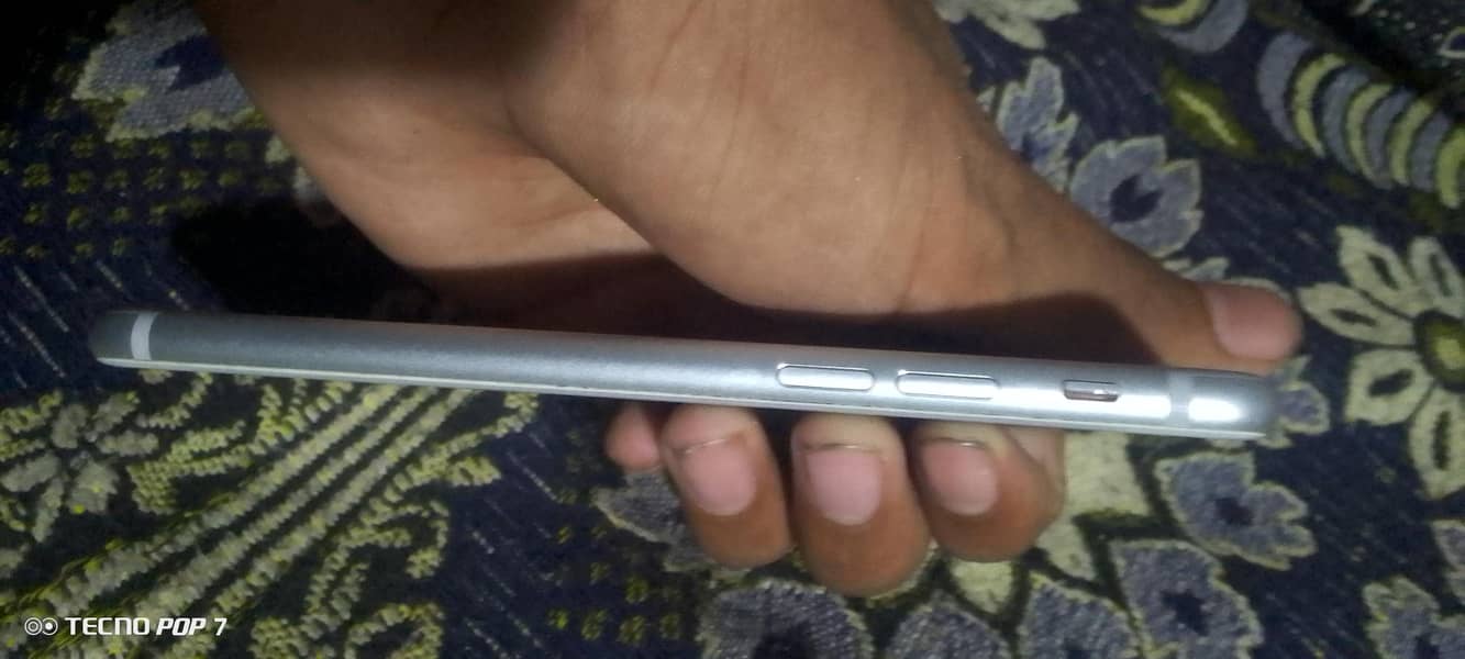 Apple iPhone 7 3