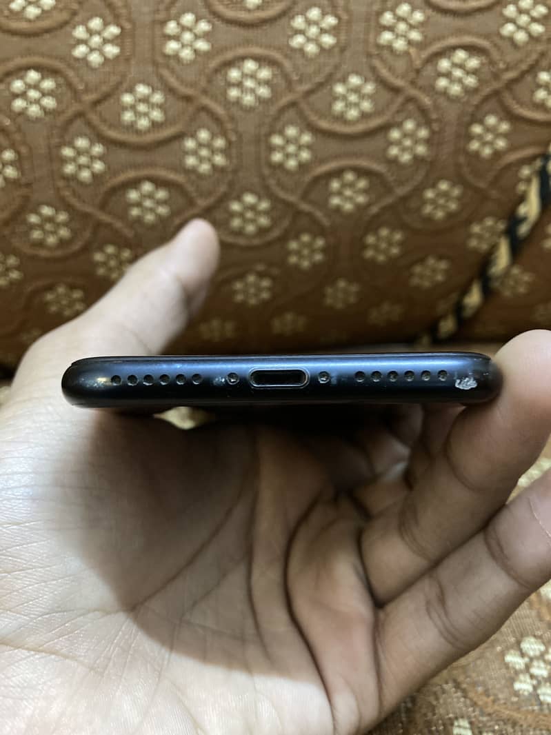 Apple iPhone SE 8