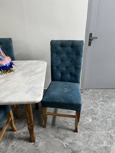 Dining table urgent sale
