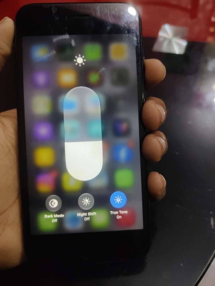 Apple iPhone SE 0