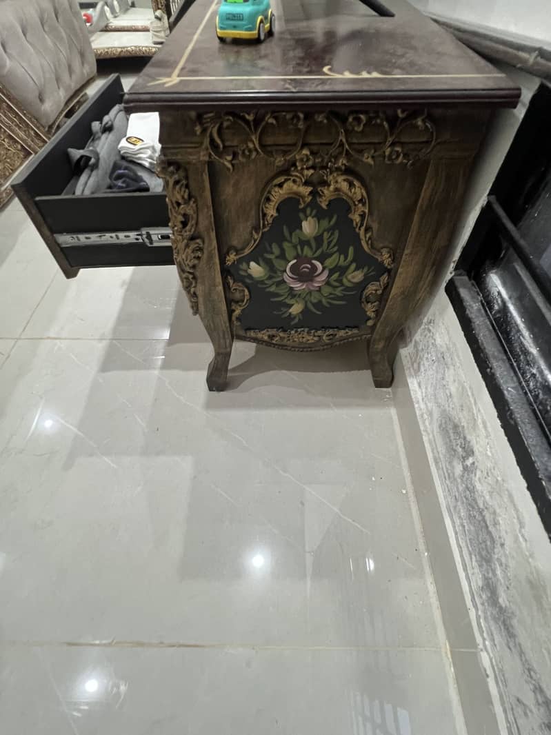 Console LeD Table 2