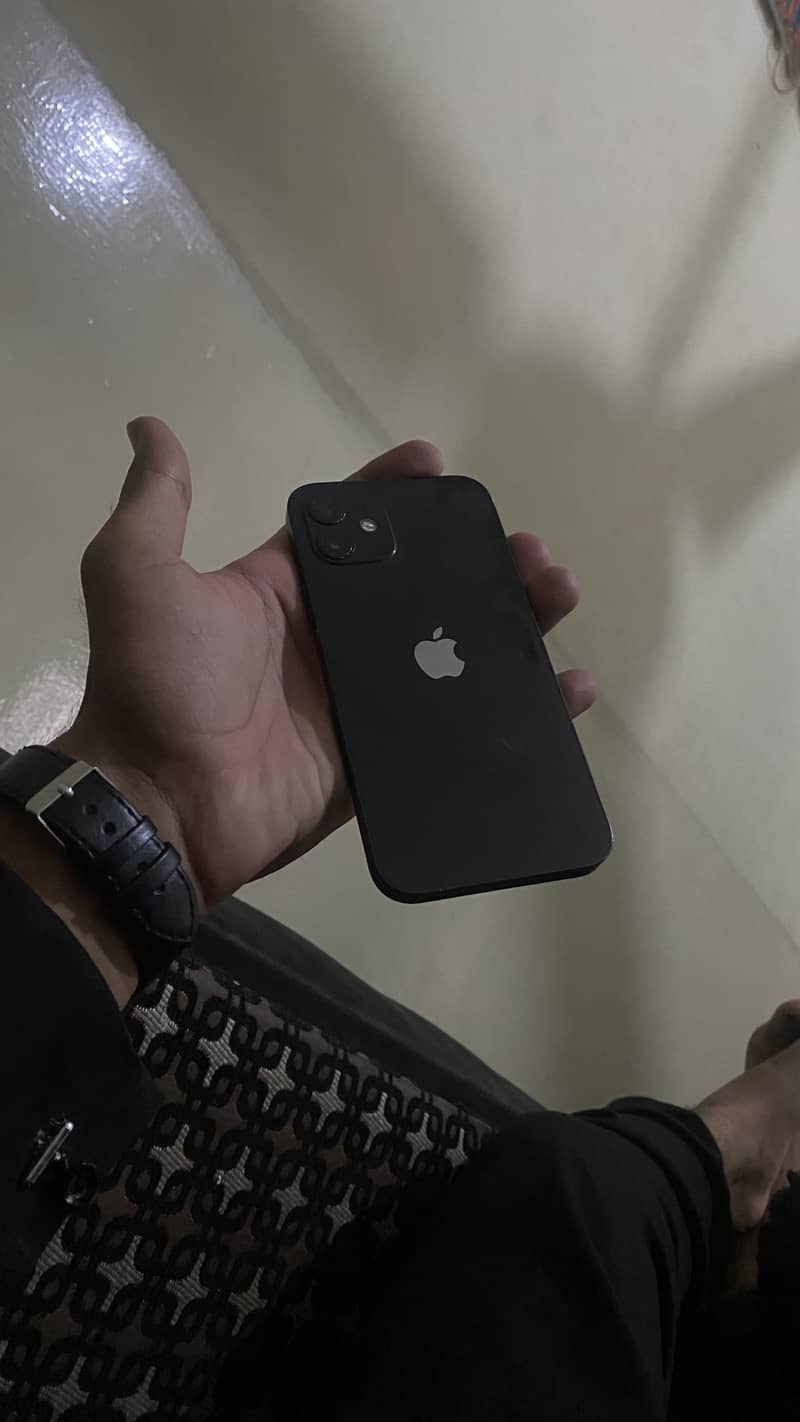 Apple iPhone 12 3