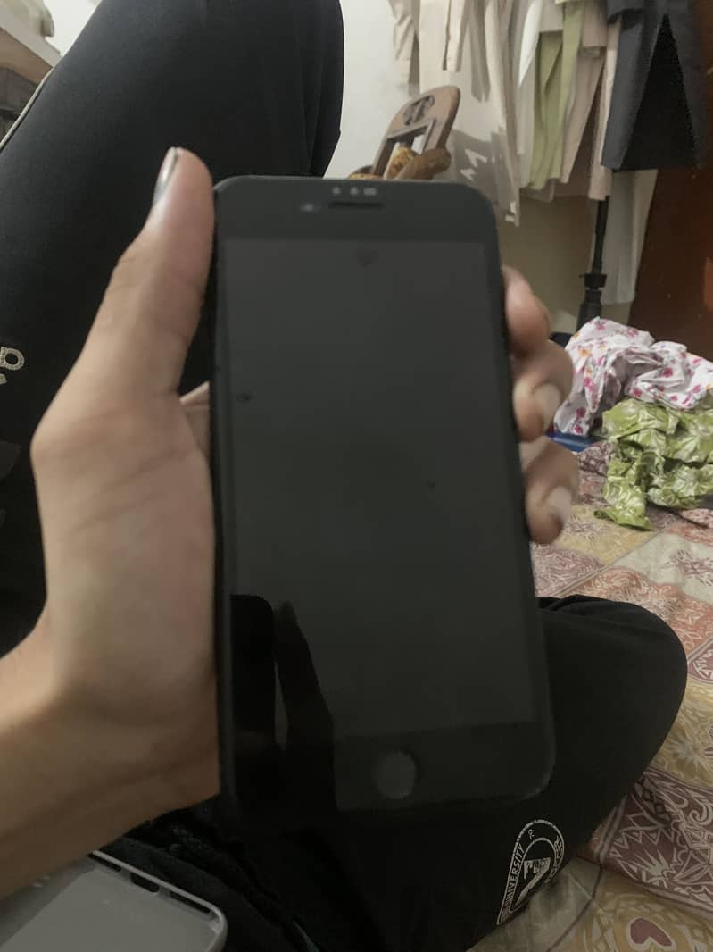Apple iPhone 7 Plus 1