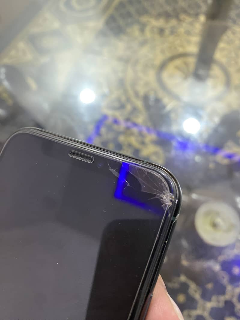 Apple iPhone 11 Pro 1