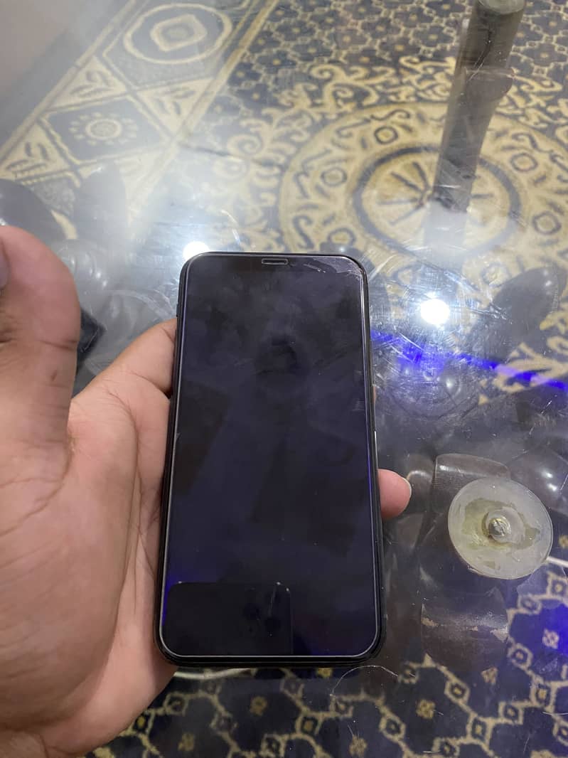 Apple iPhone 11 Pro 2