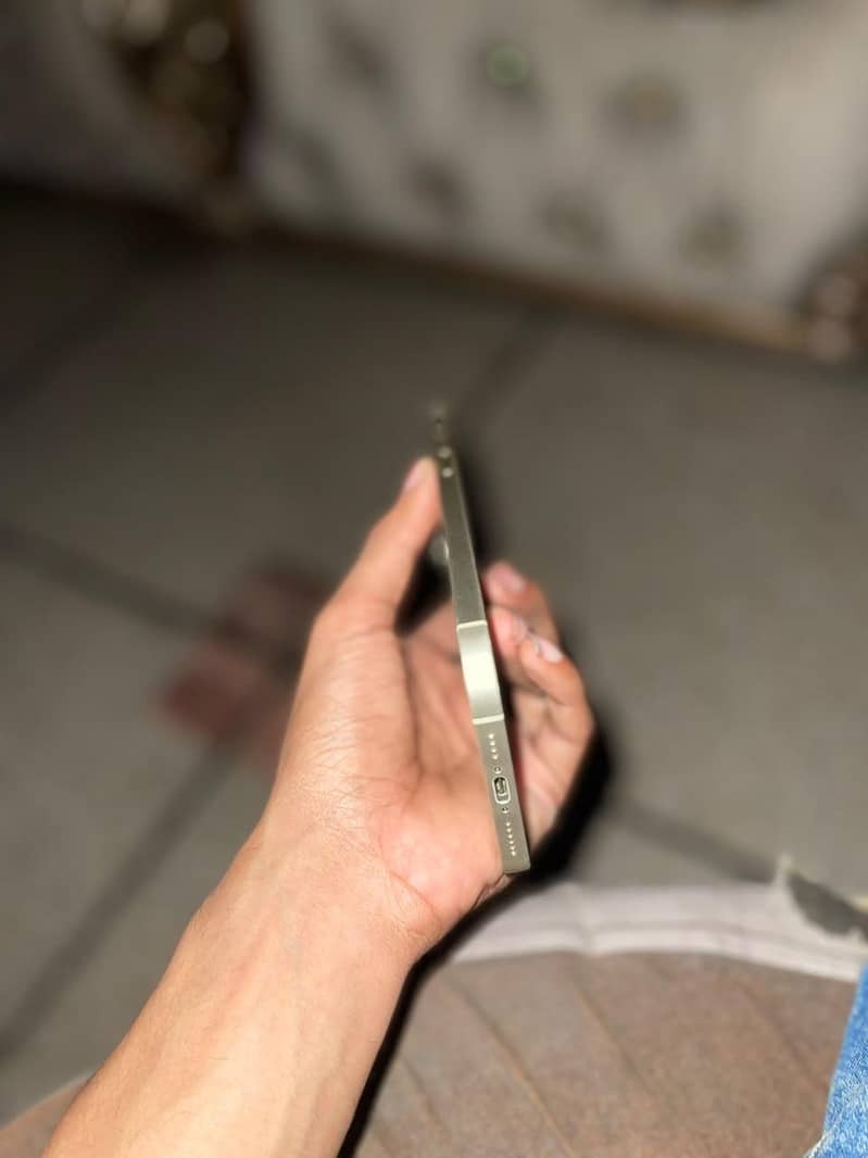 iPhone 15 plus 2